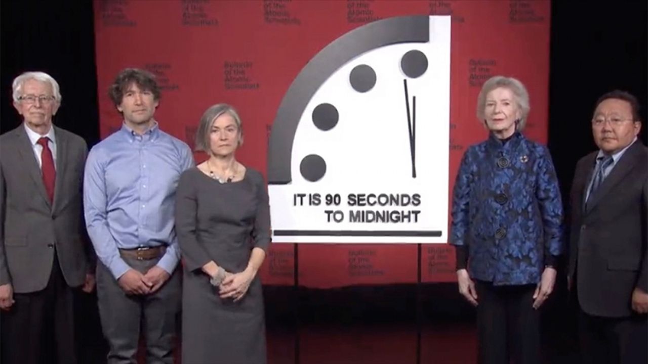 ABD'deki sembolik "Kıyamet Saati" gece yarısına 90 saniye kalaya getirildi