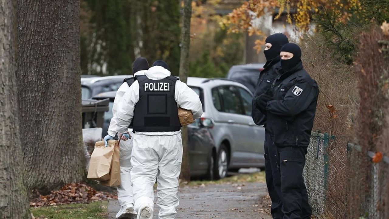 Almanya'da Sağlık Bakanı'nı kaçırmayı planlayan darbe şüphelilerinin yargılanmasına başlanacak