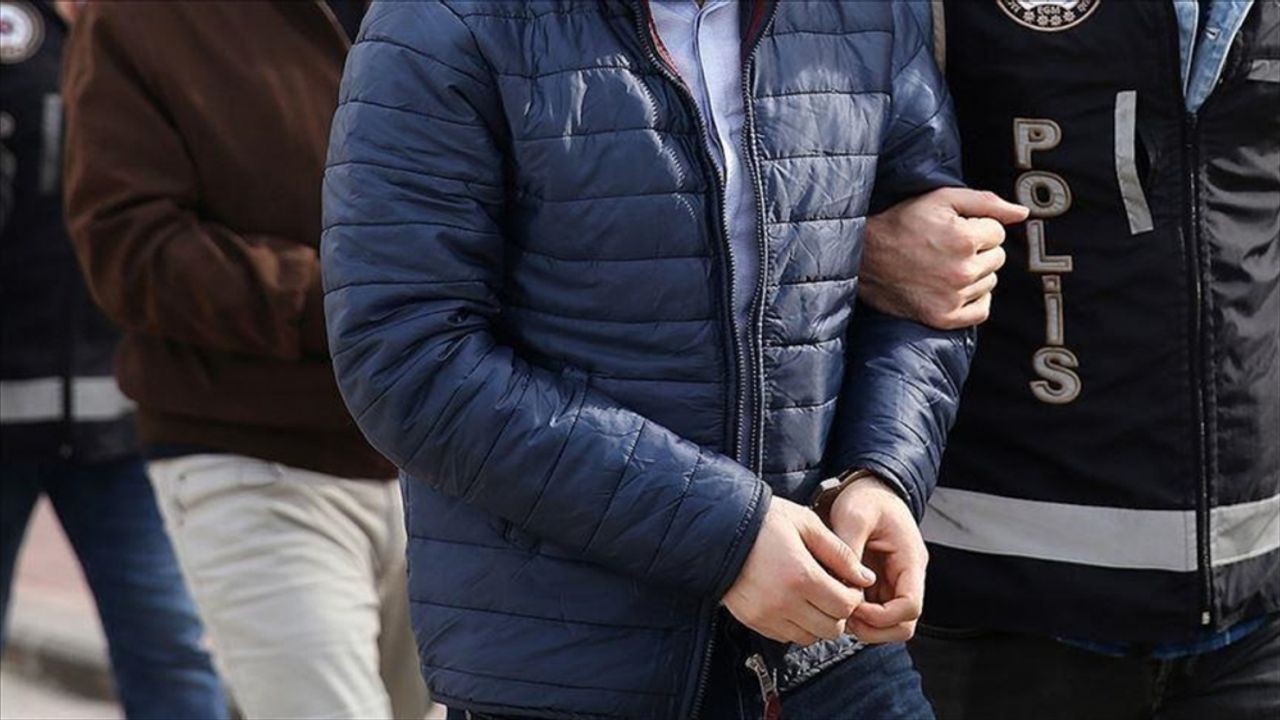 İstanbul'da FETÖ operasyonunda 10 şüpheli yakalandı
