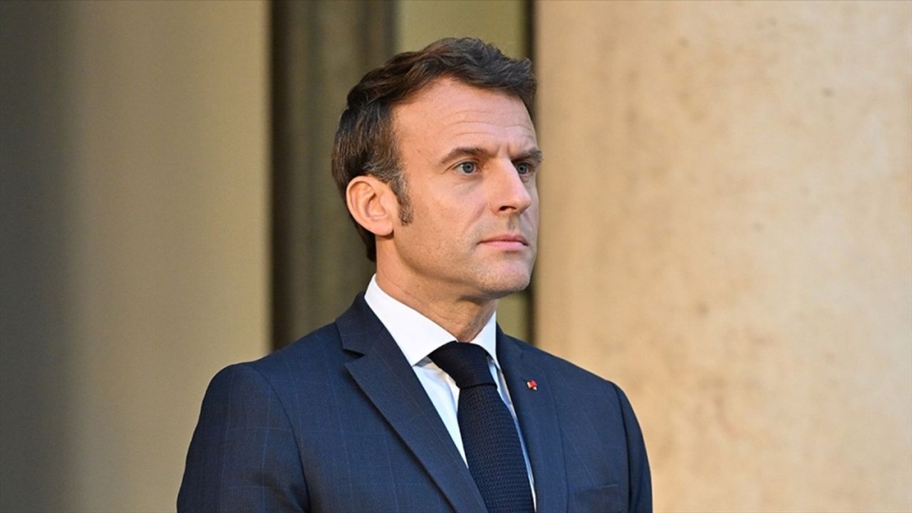 Macron'un "haberlerde kullanılacak dil" konusunda basına baskı yaptığı iddia edildi