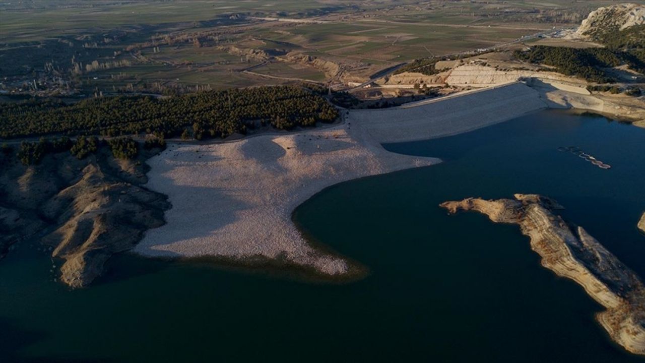 Burdur'da son yıllarda baraj ve göllerin su seviyesi alarm veriyor