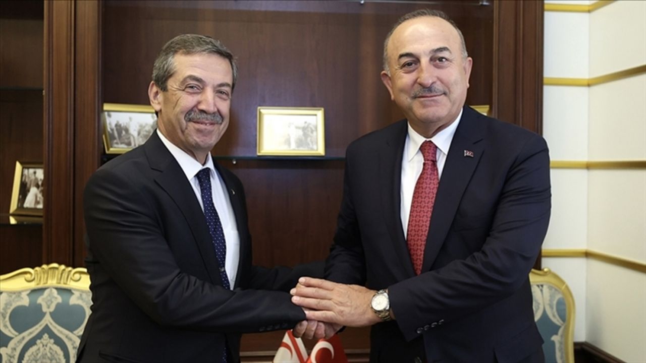 Dışişleri Bakanı Çavuşoğlu, KKTC'li mevkidaşı Ertuğruloğlu ile görüştü