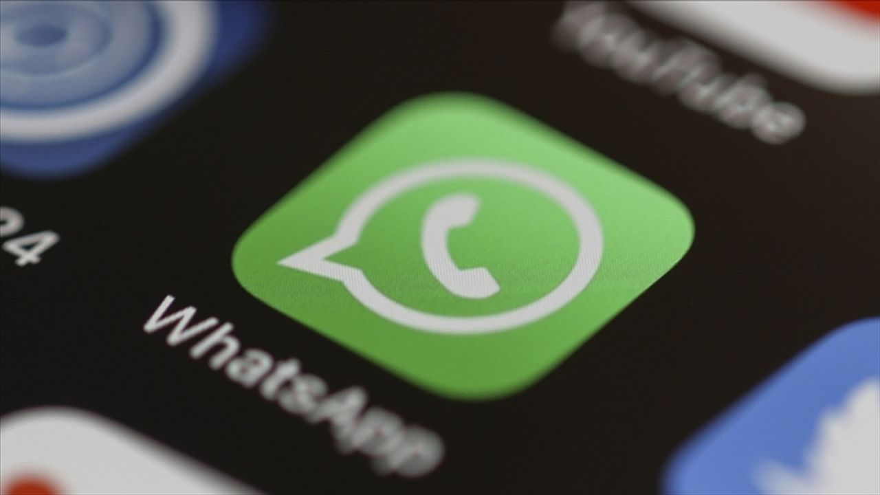İngiltere'de Kovid-19 dönemi Sağlık Bakanının WhatsApp mesajları sızdırıldı