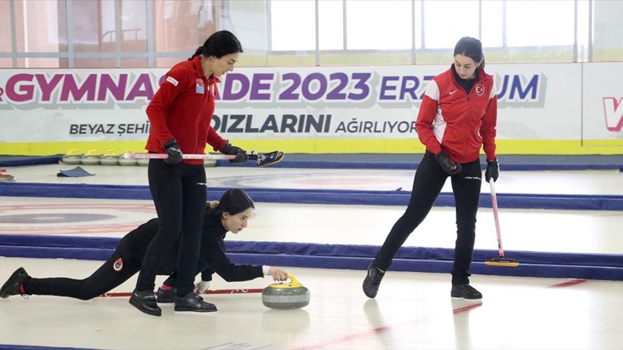 Kadın milli curlingciler dünya şampiyonasında ilk 6'da yer almayı hedefliyor