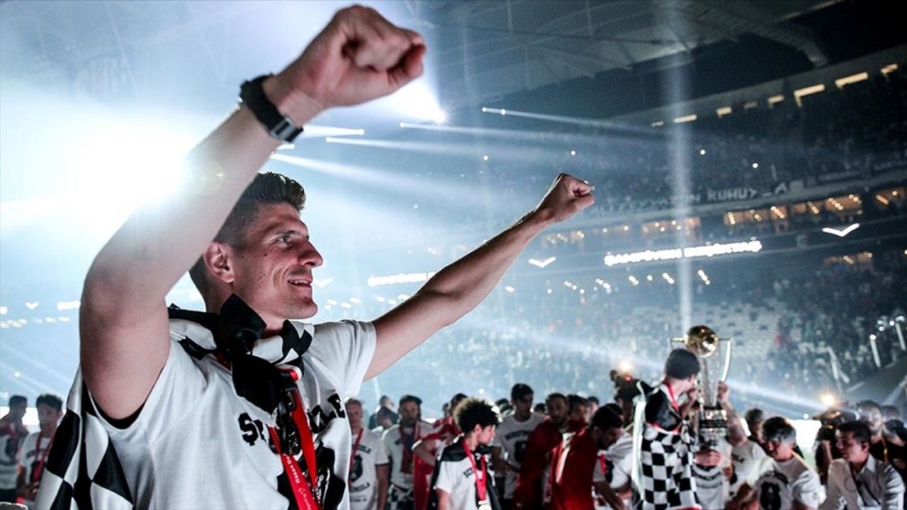 Mario Gomez, Beşiktaş'ta yaşadığı şampiyonluğu unutamıyor