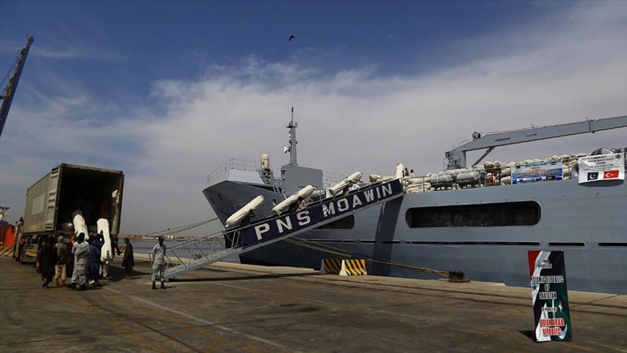 Pakistan'dan Türkiye'deki depremzedelere yardım taşıyan 3. gemi yola çıktı
