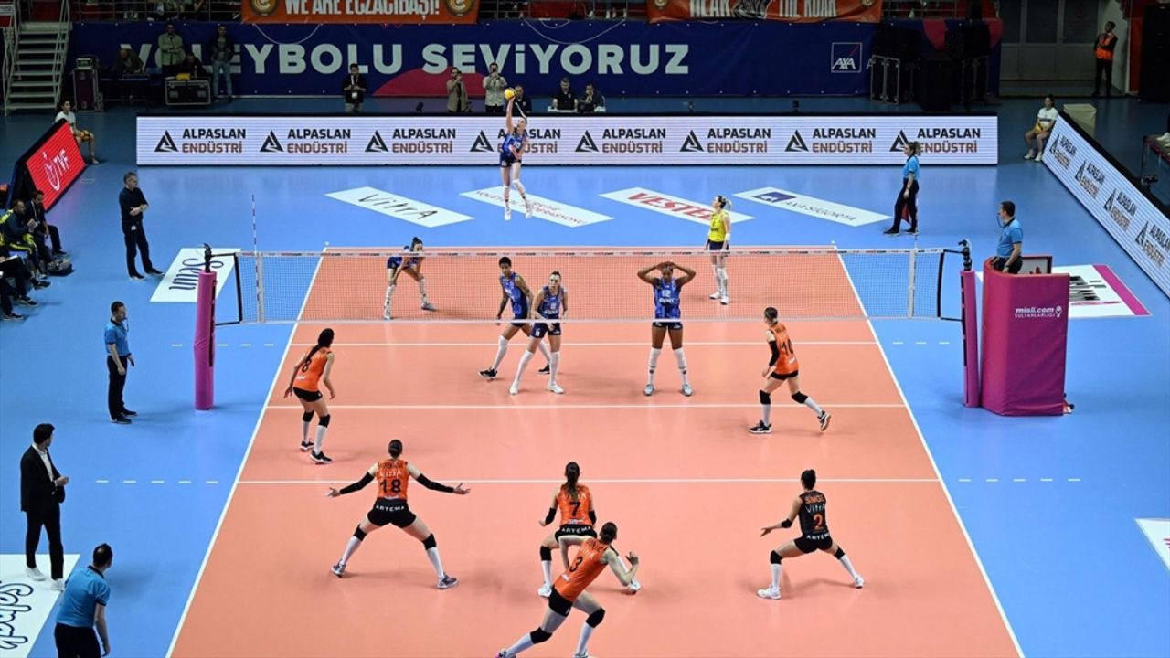 Eczacıbaşı Dynavit-Fenerbahçe Opet serisinde 3. maç yarın yapılacak
