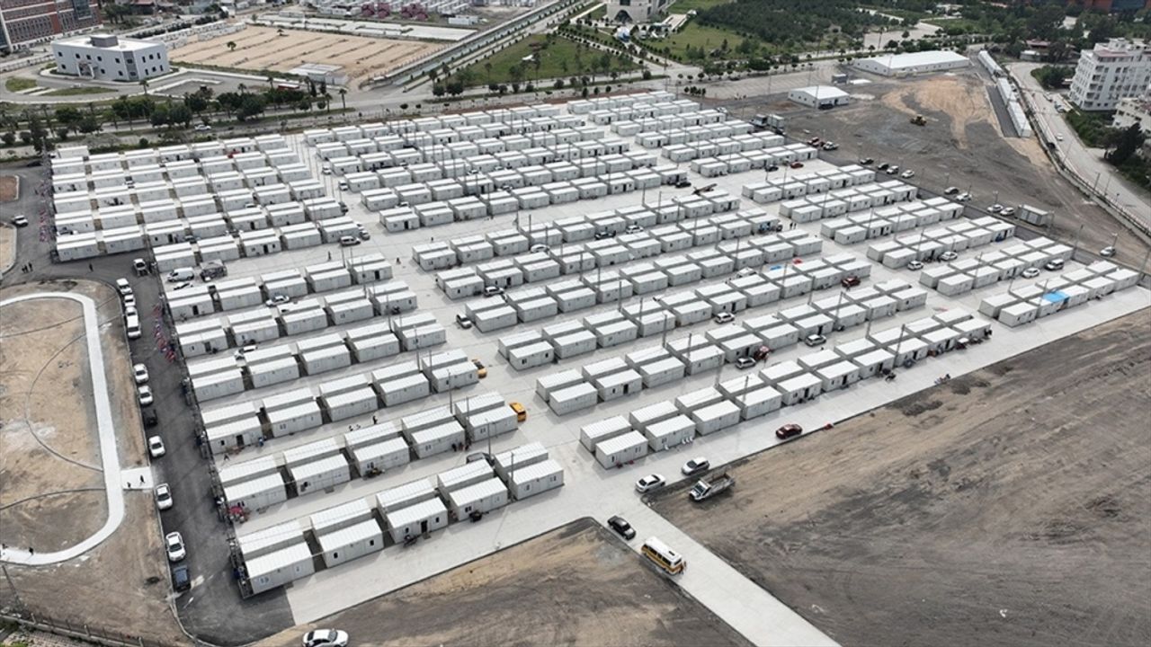 Hatay'da 17 bin 400 konteynere 65 bin 255 depremzede yerleştirildi