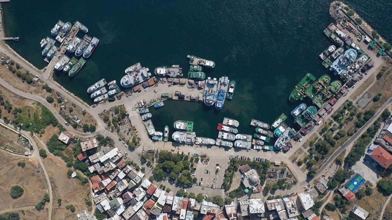 Kapıdağ Yarımadası'nın "balıkçı köyü" nasibini yıllardır denizde arıyor