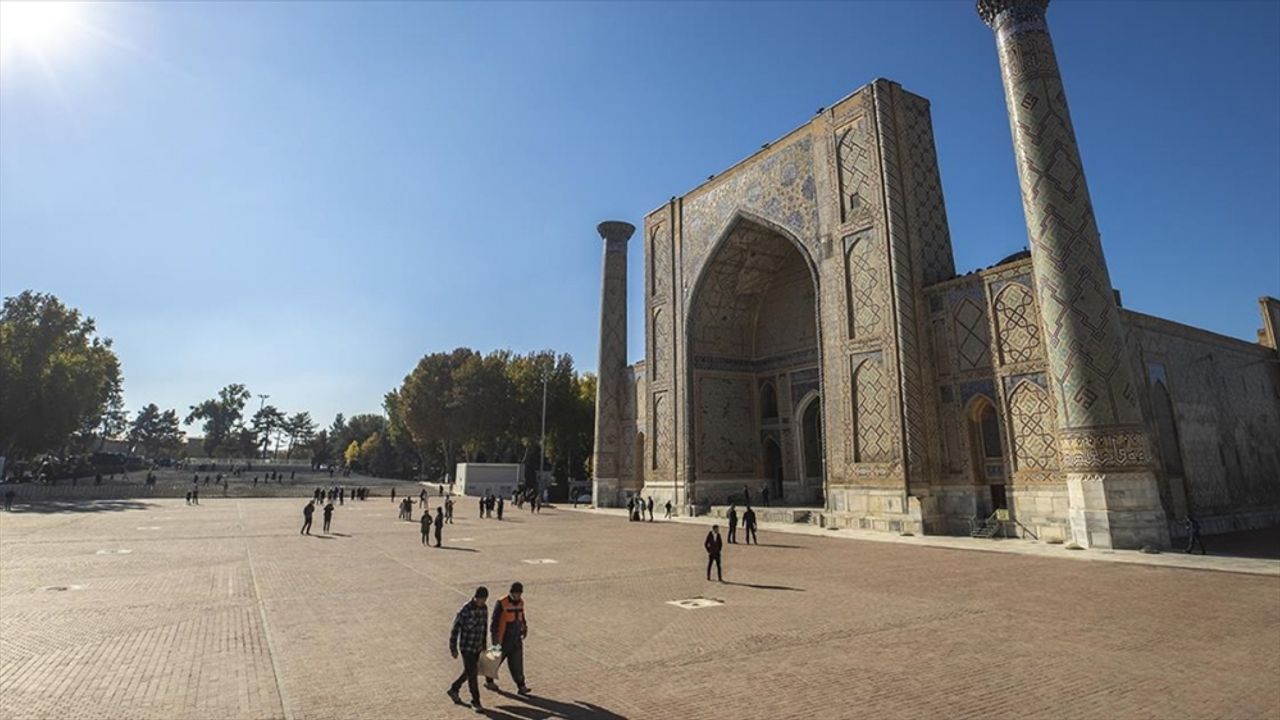 Özbekistan'a yılın 7 ayında 3 milyon 680 bin turist geldi