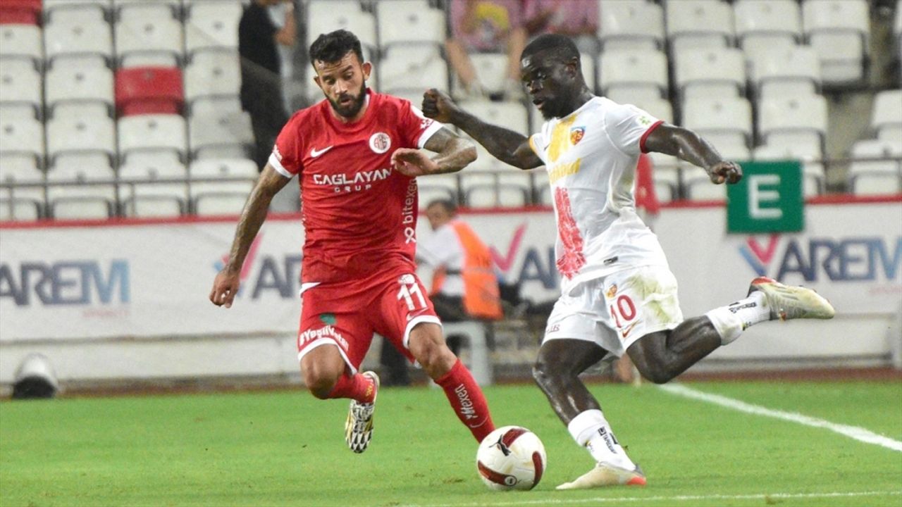 Bitexen Antalyaspor ile Mondihome Kayserispor berabere kaldı
