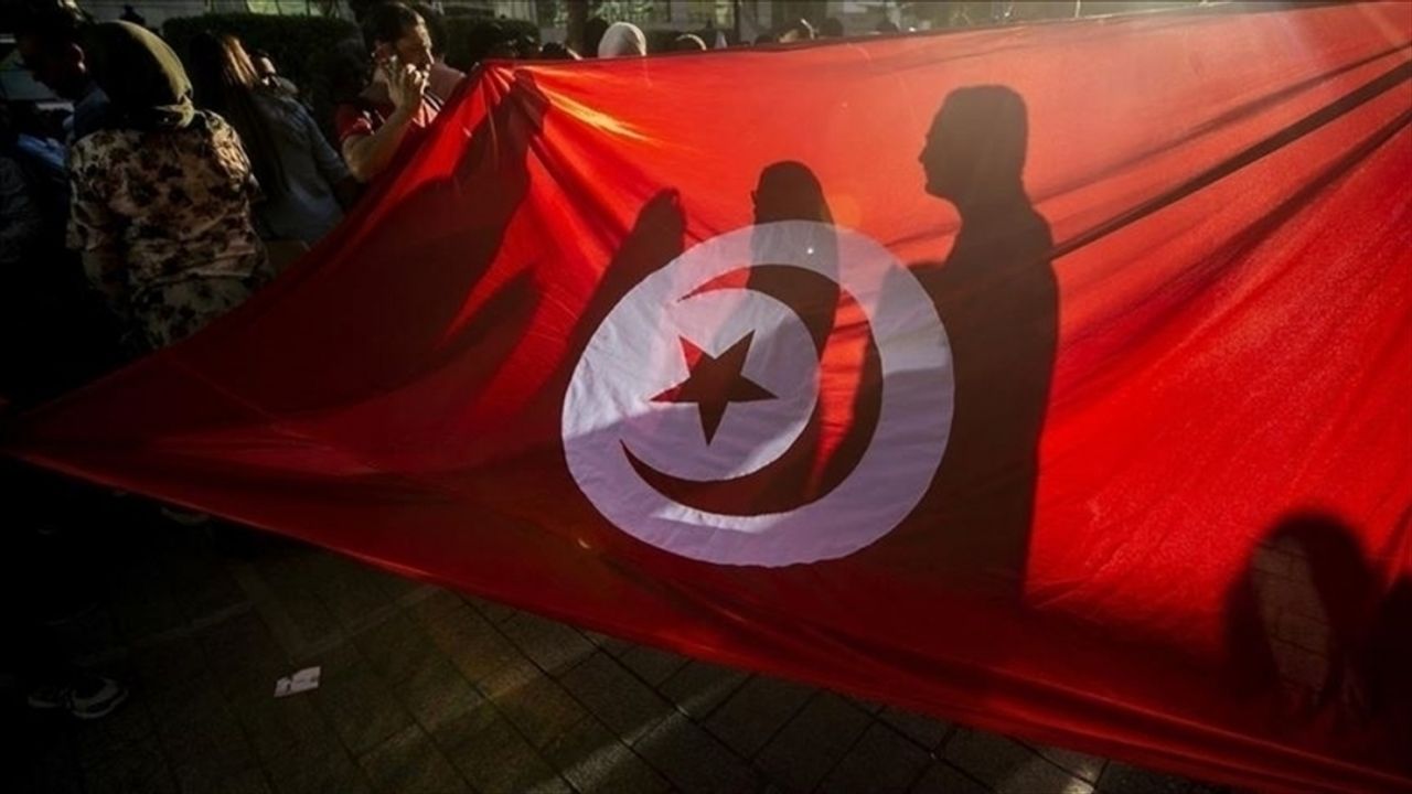 Tunus'ta Nahda Hareketi'nin lider kadroları art arda gözaltına alınıyor