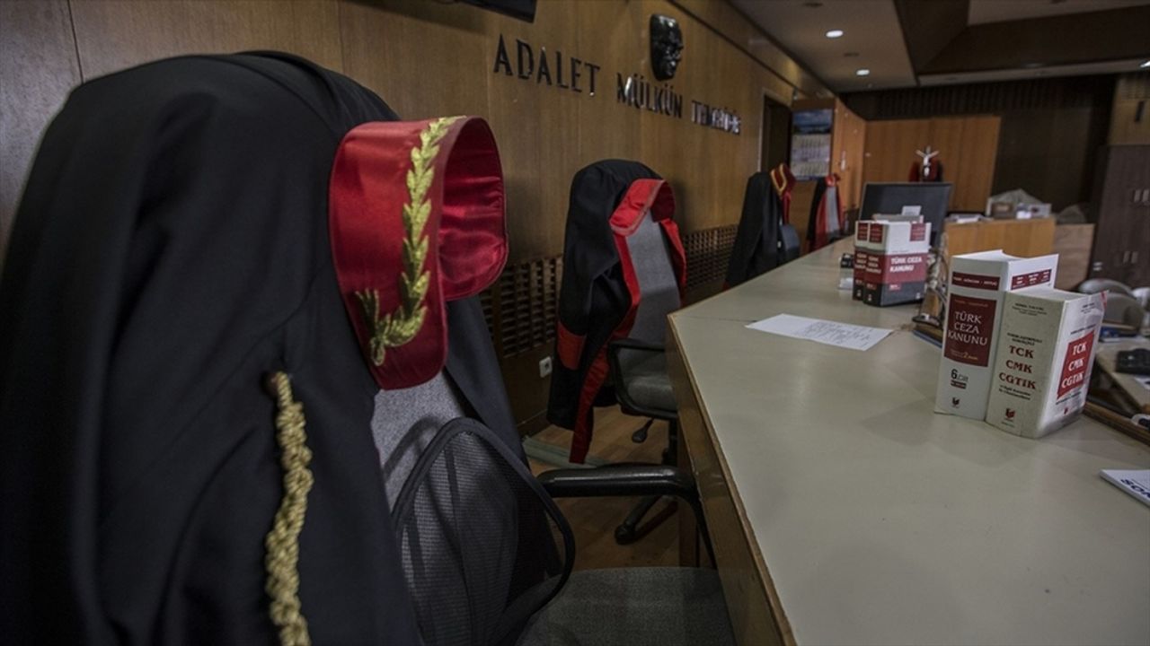 Adalet Bakanı Tunç'tan 1000 hakim ve savcı yardımcısıyla ilgili sınav ilanının yayımlandığını bildirdi