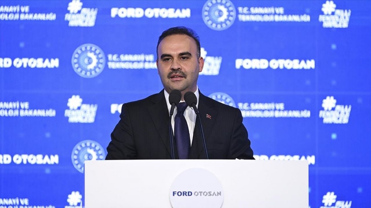 Bakan Kacır: Pek çok otomobil markasıyla Türkiye'de yatırım için görüşme halindeyiz