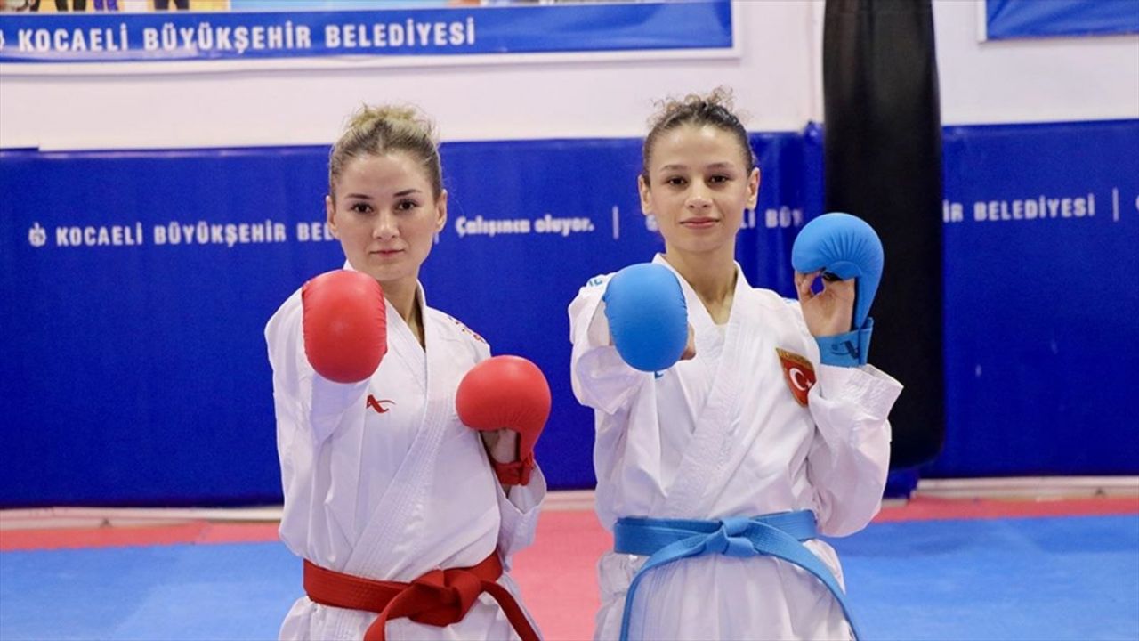 Dünya şampiyonasında kürsüye çıkan karateci kız kardeşler, tatamide başarıları kovalıyor