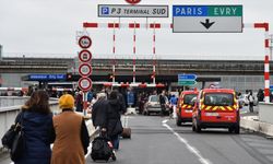 Fransa'da, 31 Ocak'ta Orly Havalimanı'ndaki seferlerin yüzde 20'sini iptal çağrısı