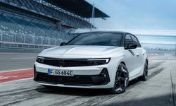 Opel'in sportif elektrikli modeli yeni Astra GSe, otomobilseverlerin karşısına çıkıyor