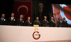 Galatasaray'da Burak Elmas ve Dursun Özbek yönetimlerinin faaliyetleri mali ve idari yönden oy birliğiyle ibra edildi