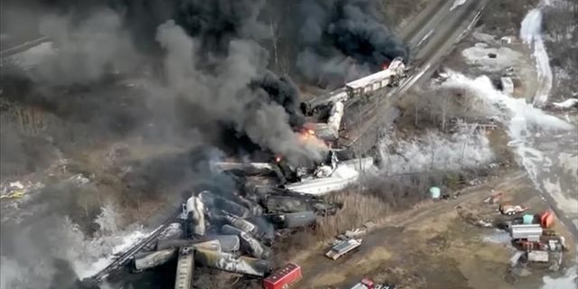 ABD Adalet Bakanlığı, Ohio'da çevre felaketine yol açan tren kazası için demir yolu şirketine dava açtı