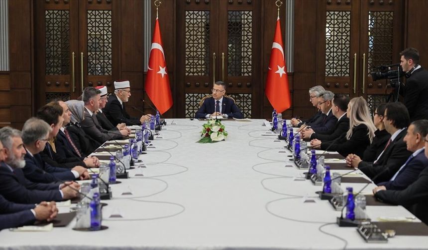 Cumhurbaşkanı Yardımcısı Oktay, Batı Trakya Türk Azınlığı Danışma Kurulu üyelerini kabul etti